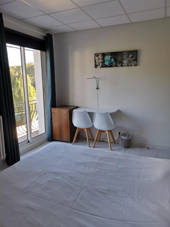 Carry Hotel Exterior foto