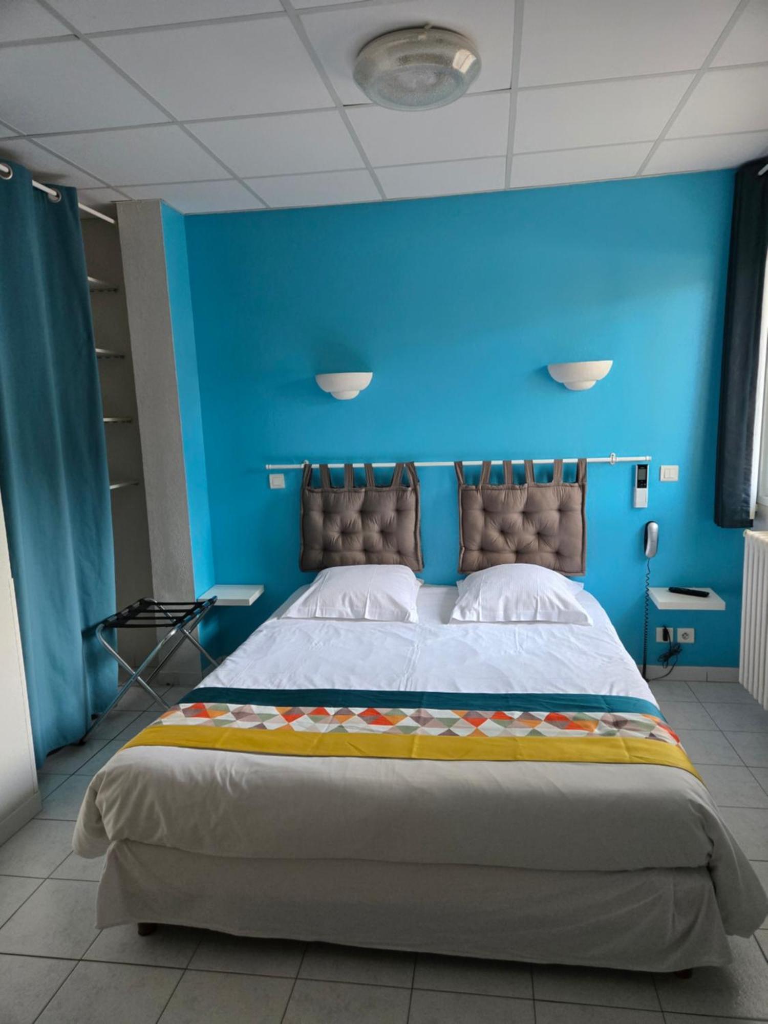 Carry Hotel Exterior foto